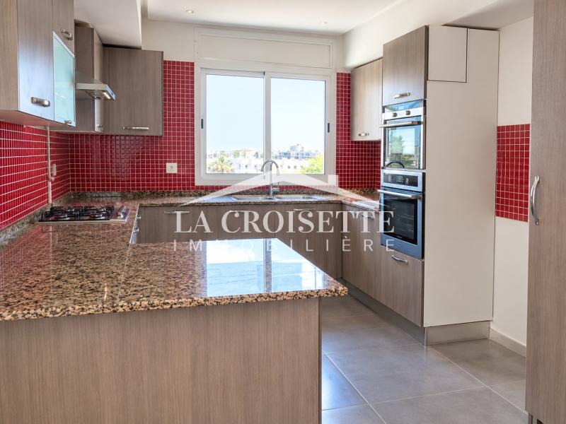 Villa S+4 avec piscine à Gammarth 